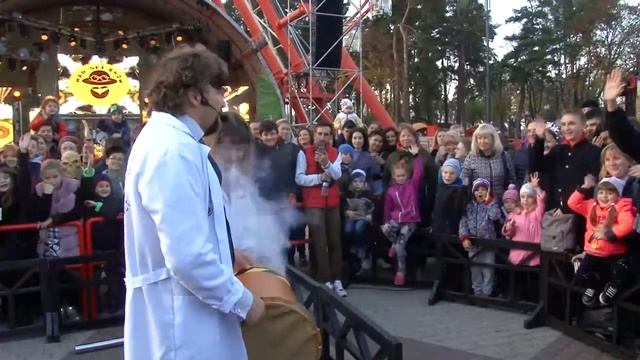 Шоу сумасшедших учёных в Харькове. Парк Горького. смотреть онлайн