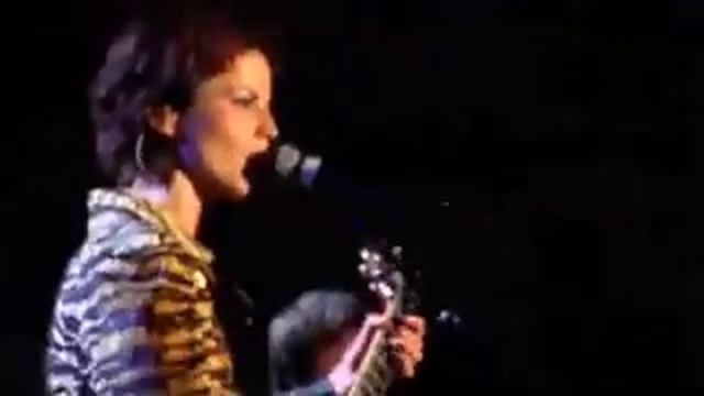 The Cranberries - Live In Paris - Promises
