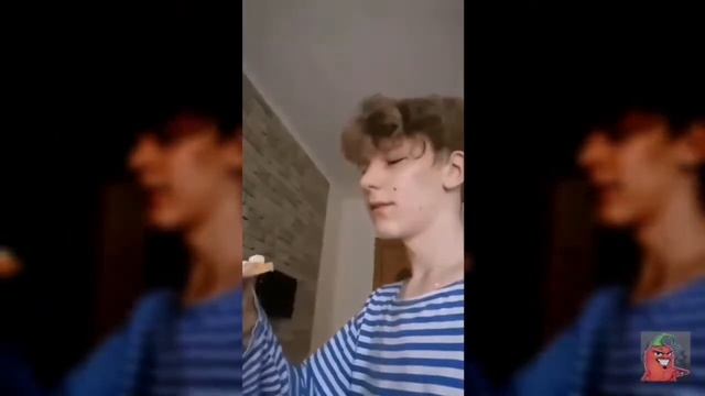 Чпуньк ест пиццу смотреть онлайн
