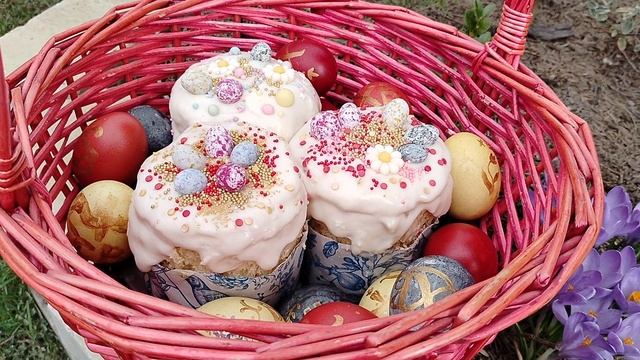 Пасхальная корзинка и крокусы. Ездили освящать 19.04.2025 смотреть онлайн