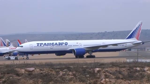 boeing 777'300 transaero in caude Bump waiting to fly again смотреть онлайн
