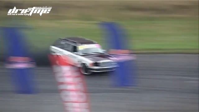 Leggendaria Mercedes W123 diesel + turbina SCANIA al Campionato Drift dell'Europa dell'Est смотреть онлайн