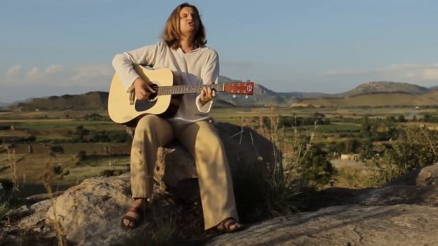 Alexander Gurtov Доверчиво глядя Live in Puttaparthi India смотреть онлайн