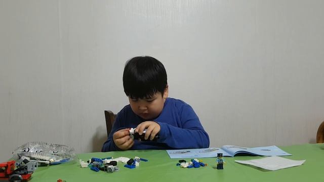 ОБЗОР ИГРУШЕК 2 : ЛЕГО ПОЛИЦЕЙСКИЙ УЧАСТОК №1