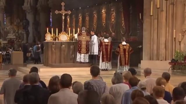 Kyrie Eleison Notre Dame Paris. смотреть онлайн