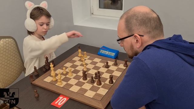 Pinkamena (1641) vs R. Spiridonov (1933). Chess Fight Night. CFN. Blitz смотреть онлайн