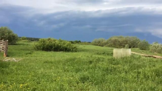 Беглый обзор хозяйства//Заводим трактор.... смотреть онлайн