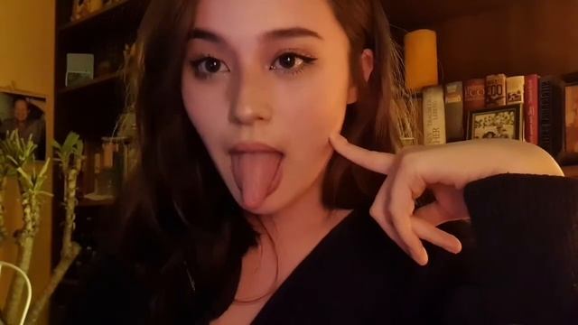 JadeyAnh on how to give a blow job смотреть онлайн