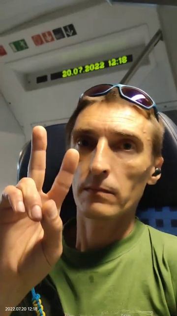 очередная поездка в Deutschbahn. люди в поезде учатся, работают, имеют комфортный WC, Wi-Fi, 220V смотреть онлайн