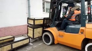 Процесс обучения на погрузчике грузоподъемностью свыше 5 тонн