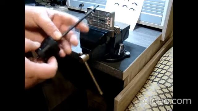 Unlocking the Lowe&Fletcher lock. Decoding and using the set key смотреть онлайн