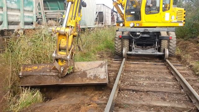 экскаватор на комбинированном ходу Liebherr A900ZW смотреть онлайн