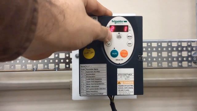 Programming an ATV212 Drive for 2 Wire Control & VIA as Speed Reference | Schneider Electric Suppor смотреть онлайн