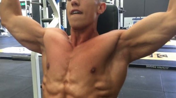 Zac Perna Fitness Model Teen Bodybuilding RAW GYM Styrke Studio