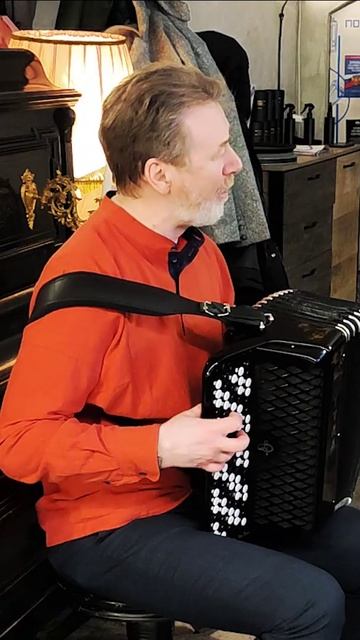 Голубой вагон #баянист смотреть онлайн