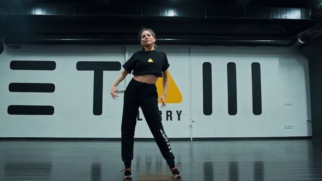 WARM UP | ЭТАЖ LARRY смотреть онлайн