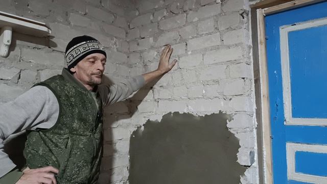 Начали ремонт в летней кухне. Наконец у нас появилась вешалка. Доделали будку. Я виновата во всем смотреть онлайн