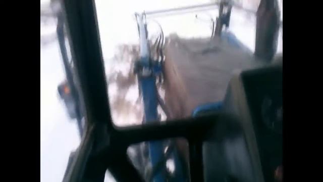 Т-40ам и МТЗ-82.1 тянут стог сена смотреть онлайн