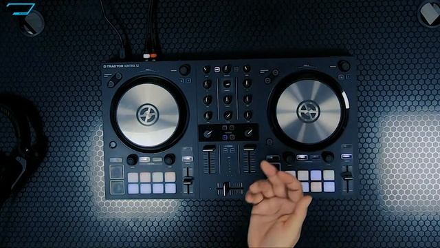 Review En Español Native Instruments Traktor Kontrol S2 Mk3  (Superbass Audio)