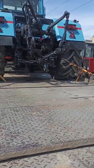 Загрузили трактор ХТЗ Т-150, везем нашим гостям в Волгоградскую область, Boston Logistic смотреть онлайн