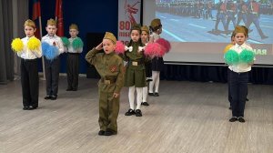 Песня "Принимаю я парад!"