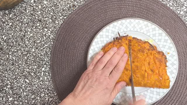 Для тех, кто следит за своей фигурой: морковная тортилья на завтрак
