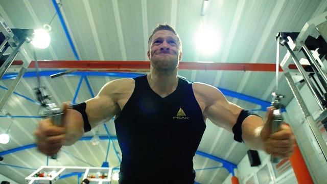Strongman VS Bodybuilder - STRENGTH WARS 2k16 #4 смотреть онлайн