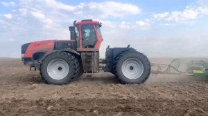 Работа трактора KAT 4404 с посевным комплексом John Deer в Карагандинской области