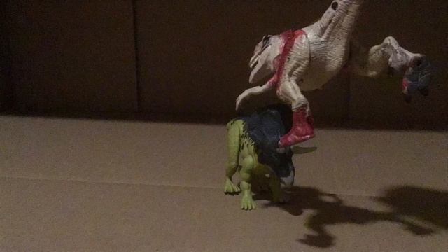 Monster Battles Episode 3: Deinonychus Vs. Zuniceratops смотреть онлайн