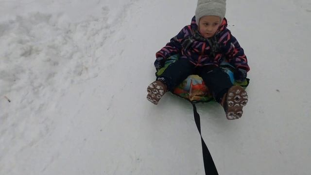Зимняя прогулка в парке. Детский влог.