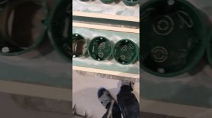 Звукоизоляция подрозетников своими руками на 5 слотов.
