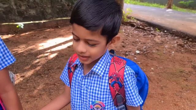 #Tiyakutty #Advikuttan #1stday At School🥰ചെറുതായി കരച്ചിൽ😢 വന്നു രണ്ടുപേർക്കും смотреть онлайн
