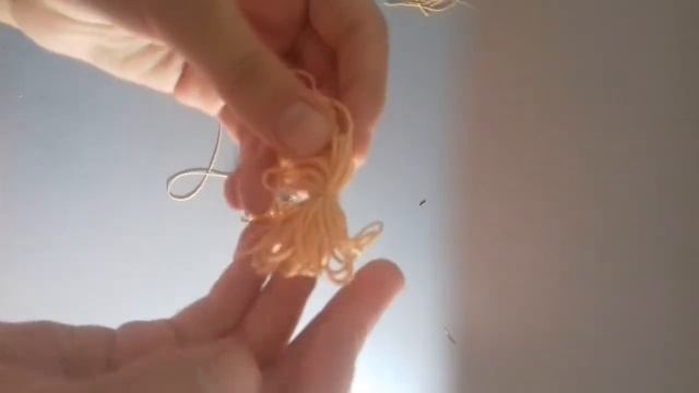 Как очень легко и просто сделать помпон своими руками. смотреть онлайн