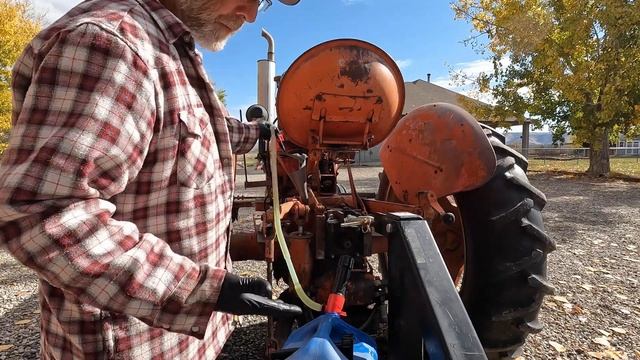Case DC Tractor - Transmission Oil Change смотреть онлайн