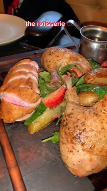 Chicago Dog and Duck #travel #food #yummy #tasty #shortvideo #shortsviral #viral #usa #foodie #fun смотреть онлайн
