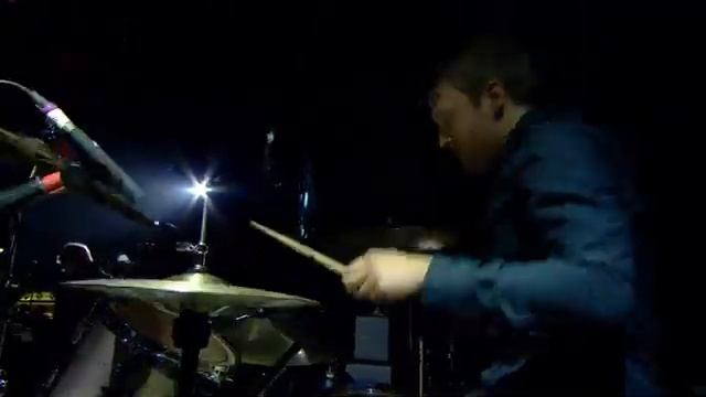 Johnny Marr & Justin Young (The Vaccines) - I Fought The Law (Live at the NME Awards, 2013) смотреть онлайн