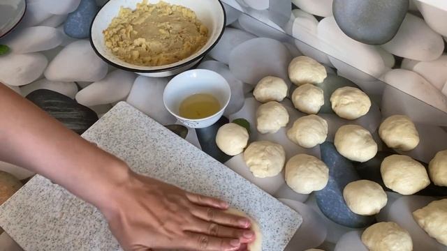 Пирожки жасаудың оңай рецепті.Қуырылған бәліштің тез жасалу түрі,Пирожки с картошкой.