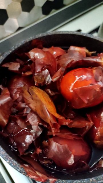 А как Вы в этом году красите яйца #shorts