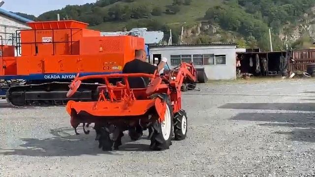 Японский трактор Kubota L1-235 смотреть онлайн