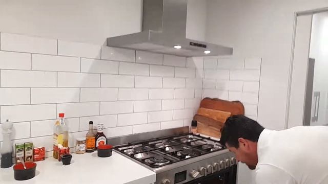 Welcome to Real Estate on your dinner plate, proudly brought to you by Michael Ellse himself! 😍 смотреть онлайн