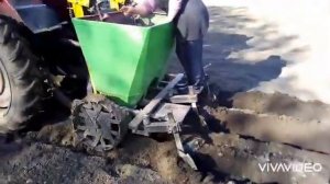 посадка картофеля трактором т25+картофелесажалка бомет