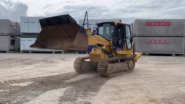 Köp Bandlastare CAT 953 D med skopa på Klaravik смотреть онлайн