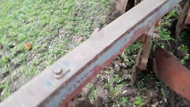 Переделка крепления плуга ПЛН. Почему плуг не пашет. Помощь подписчику. смотреть онлайн