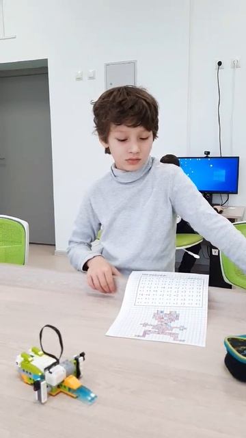 27.12.2022 Булат на робототехнике в лицее смотреть онлайн