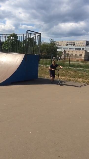 Фингер вип друга#скут #трюк #скейтпарк #вип смотреть онлайн