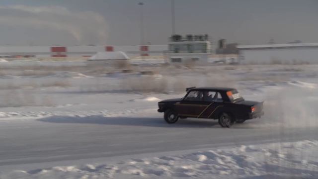 ЗИМНИЙ ДРИФТ НА БОЕВОМ ШИПЕ В СОРЕВНОВАНИЯХ I AGREGATKA DRIFT CUP 1 ЭТАП смотреть онлайн
