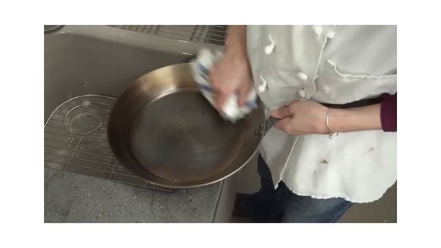 Are Carbon Steel Pans Really The Best? | Gear Heads смотреть онлайн