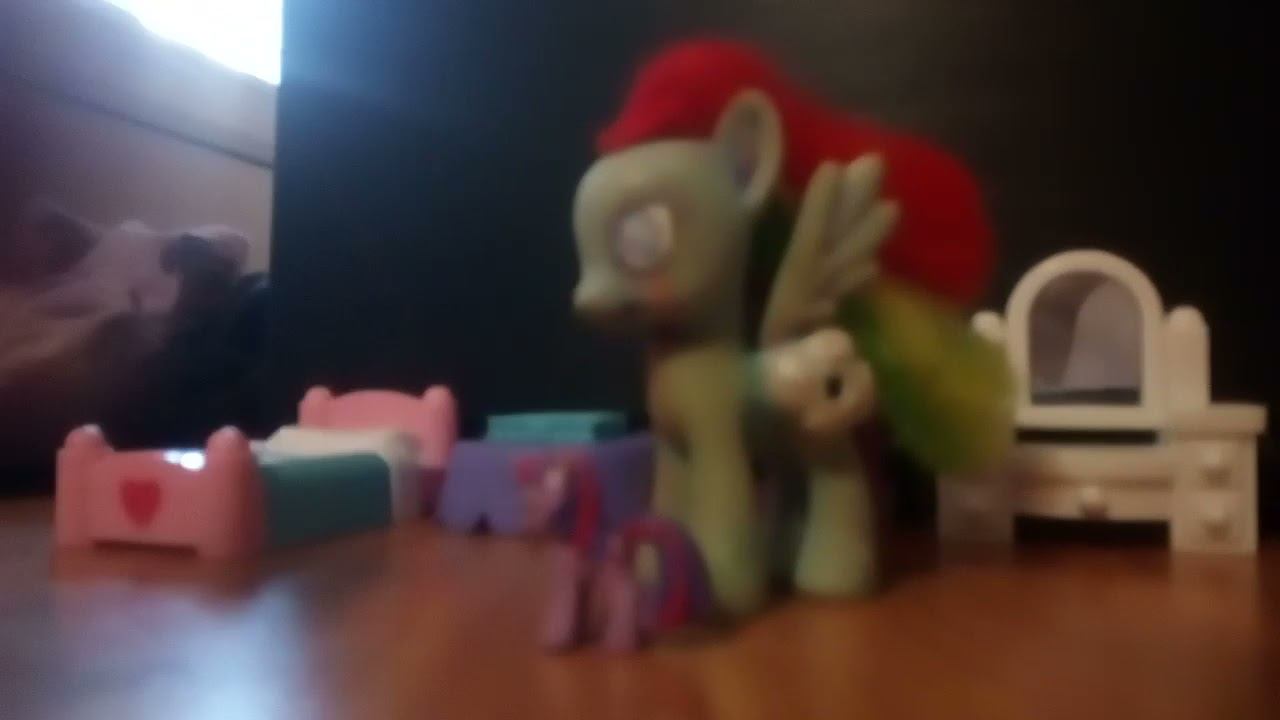 My Little Pony: Приезд тёти Старлайт |1 часть| смотреть онлайн