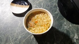 БИГ ЛАНЧ лапша с тушеной курицей и луком