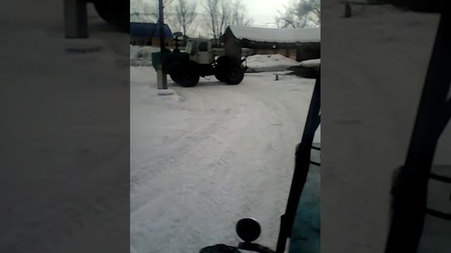 Первый раз за трактором МТЗ-82 смотреть онлайн